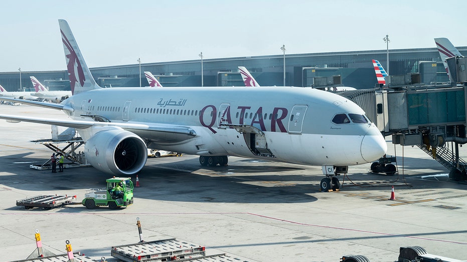 Qatar Airways commercial plane