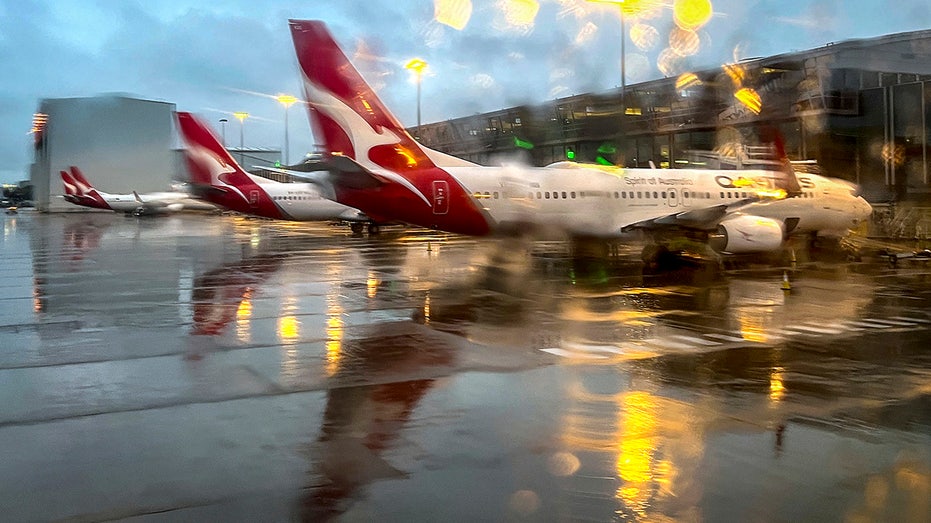 Qantas Airlines Boeing 737