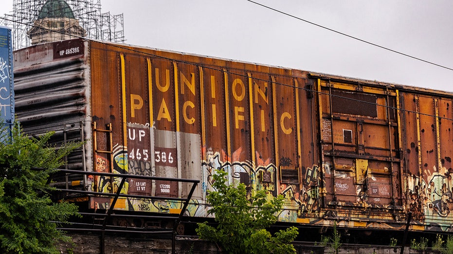 Union Pacific Nears Norfolk Deal To Create $200 Billion Railroad