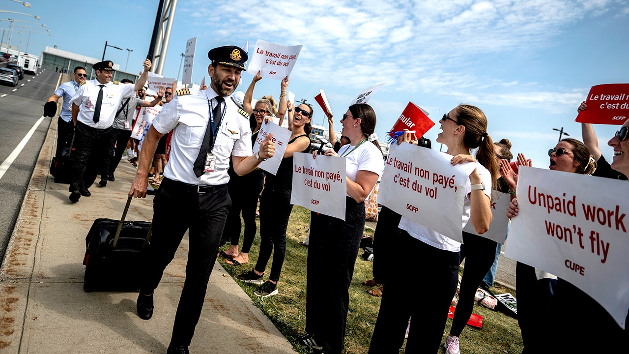 Air Canada reaches tentative deal with flight attendants, to resume operations
