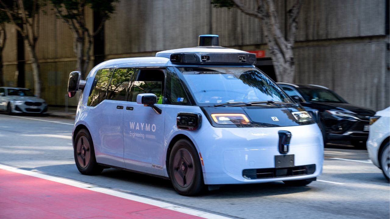 Waymo wins NYC permission to test vehicle to drive