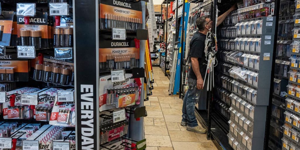 https://a57.foxnews.com/static.foxbusiness.com/foxbusiness.com/content/uploads/2025/08/1024/512/hardware-store-shopper-01.jpg?ve=1&tl=1