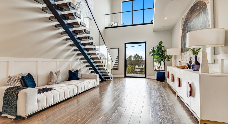 California estate listed by The Agency enters Dutch Auction.