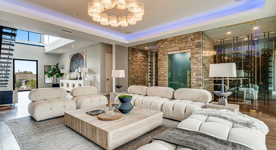 California estate listed by The Agency enters Dutch Auction.