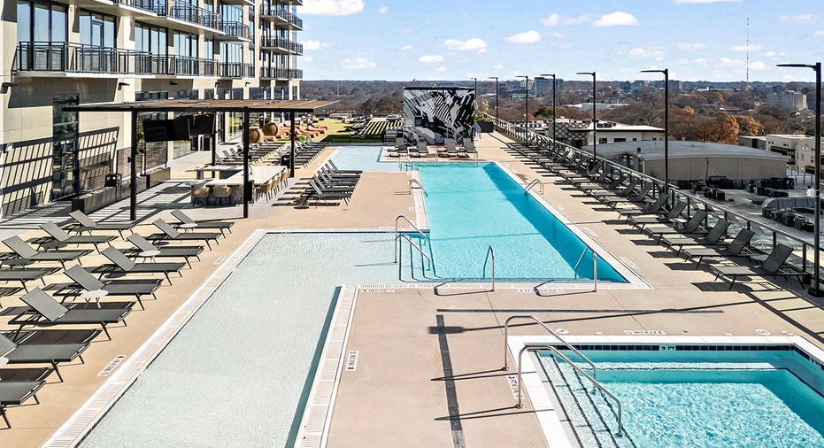 Society Atlanta pool deck aerial view