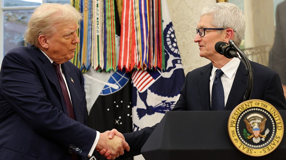 Apple CEO Tim Cook at the White House with President Trump