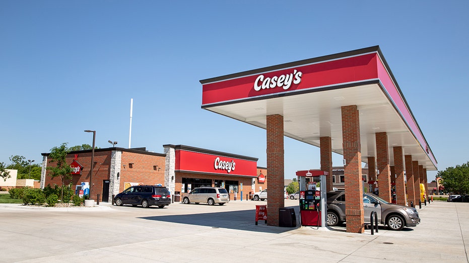 Second Casey's exterior shot