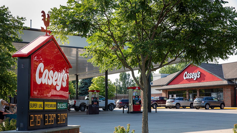 Casey's convenience store exterior