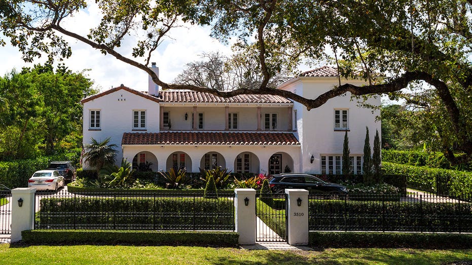 Front view of a home in Coral Gables