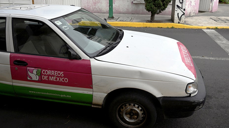 Correos de Mexico vehicle