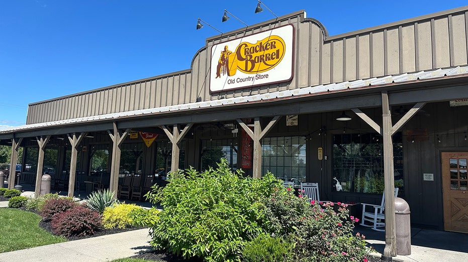 Steak 'n Shake owner's fight to remove Cracker Barrel CEO just intensified