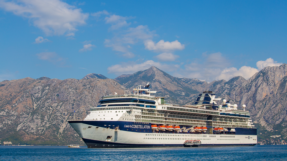 Large cruise ships on the sailing ship