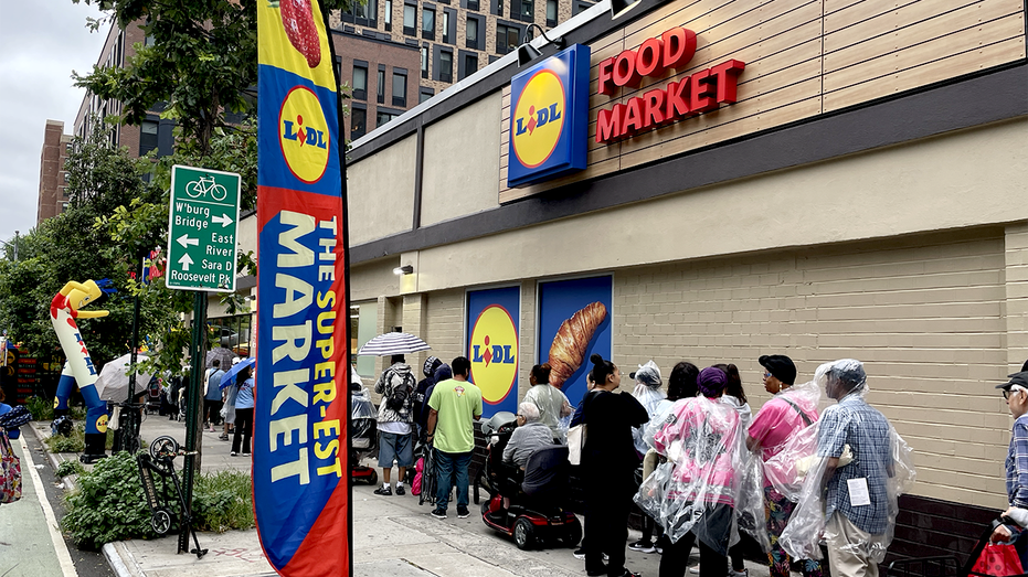 Grocery store in New York City in August 2025