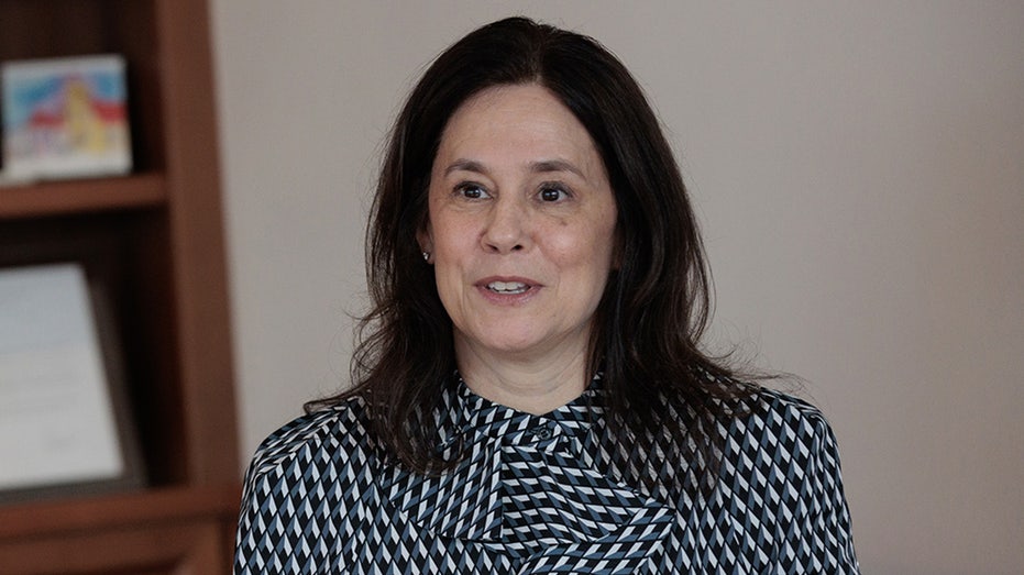 Dallas Bondlist President Lorie Loogan