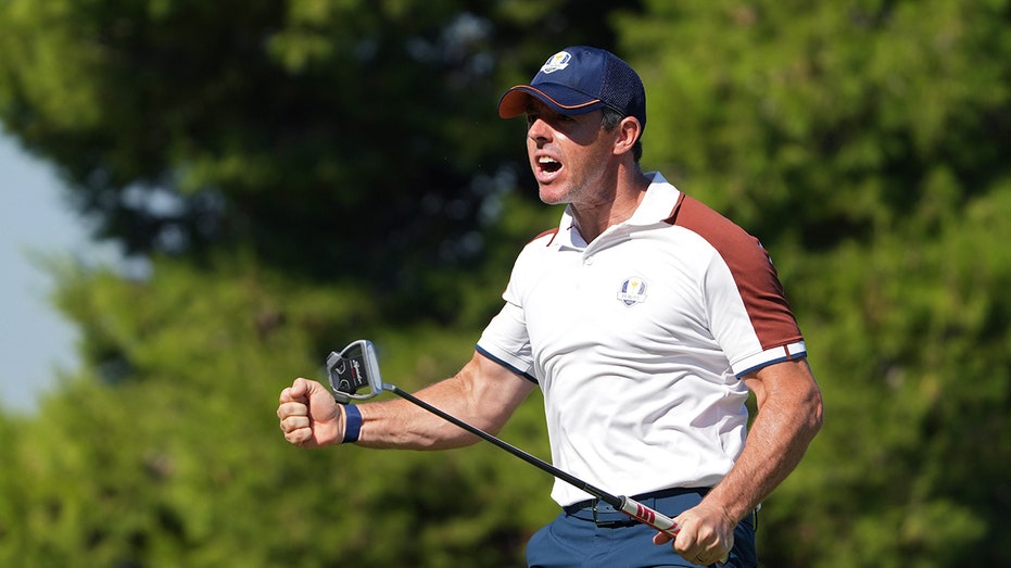 Rory McIlroy celebrating