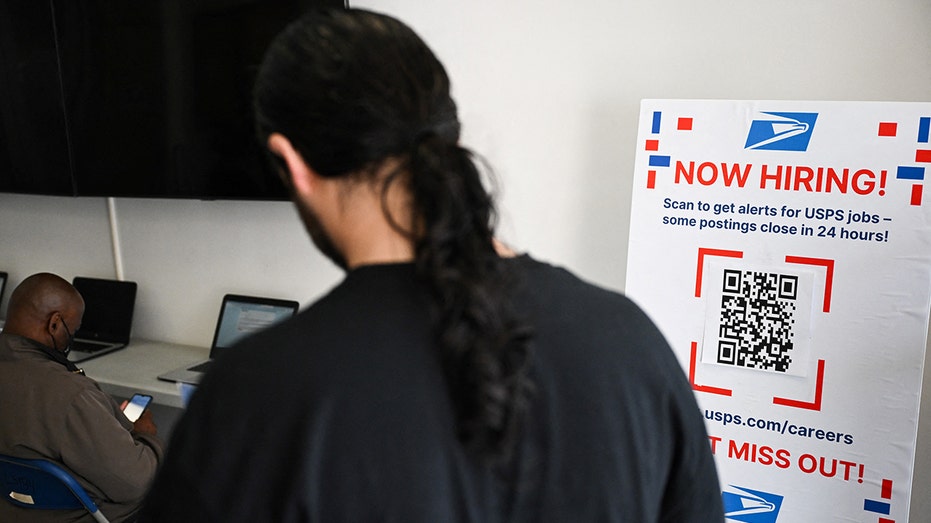USPS now hiring sign May 2025