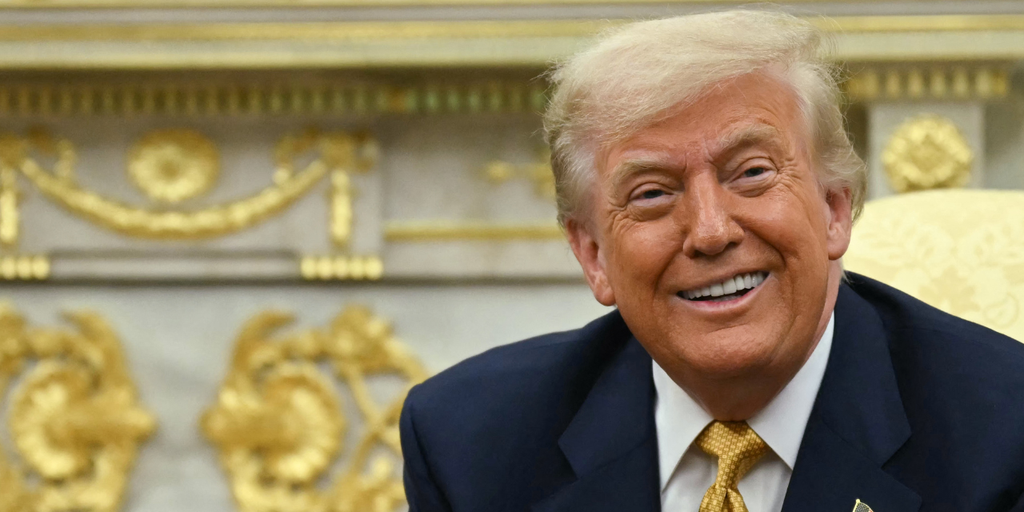 https://a57.foxnews.com/static.foxbusiness.com/foxbusiness.com/content/uploads/2025/09/1024/512/trump-oval-office-gold-fireplace.png?ve=1&tl=1