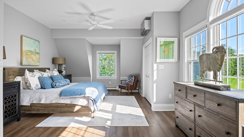 The guest house also features two bedrooms.