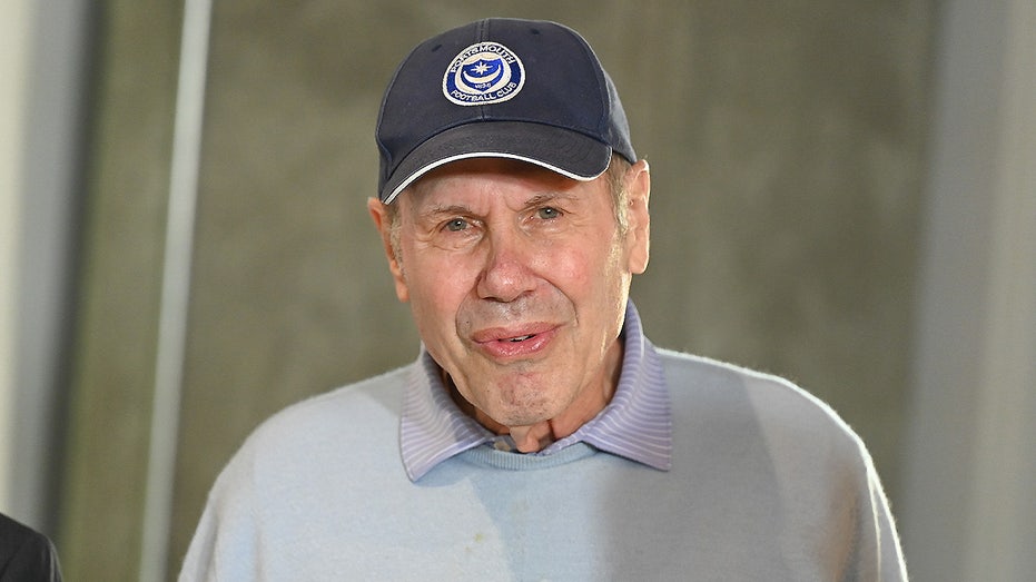 Former Disney CEO Michael Eisner speaks out against Jimmy Kimmel's suspension, calls for 'leadership'