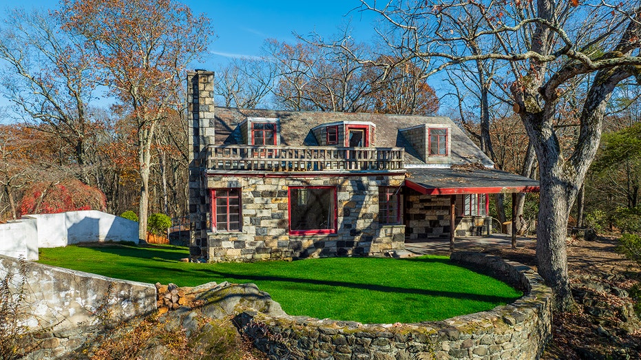 The reasons are also waves at the home of stone.