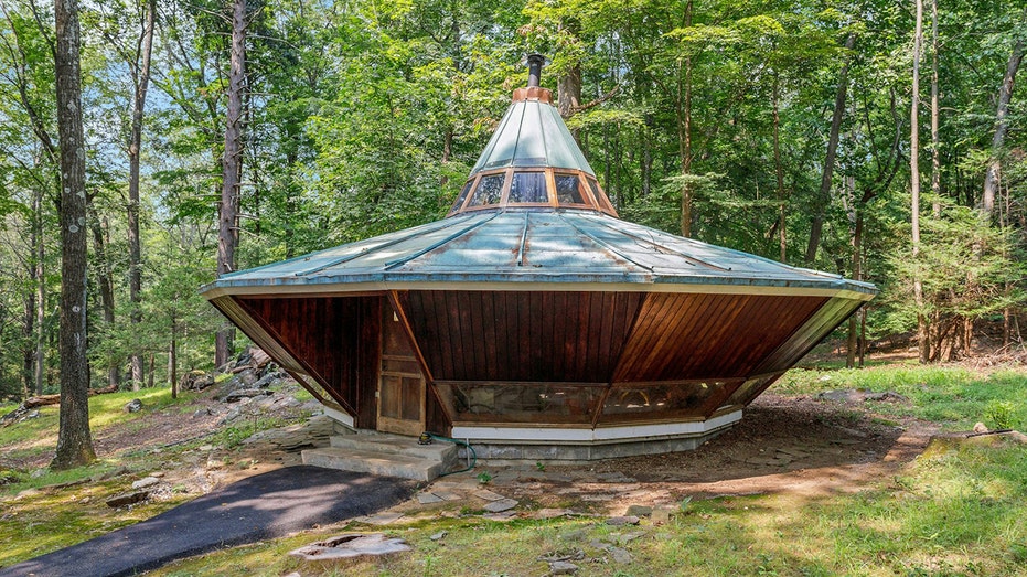 The property also features a smaller spaceship.