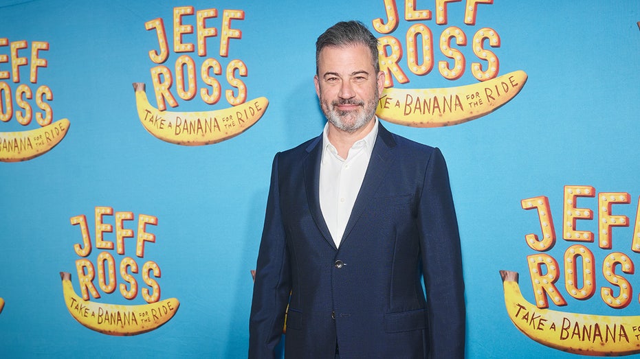 Jimmy Kimmel puts a picture