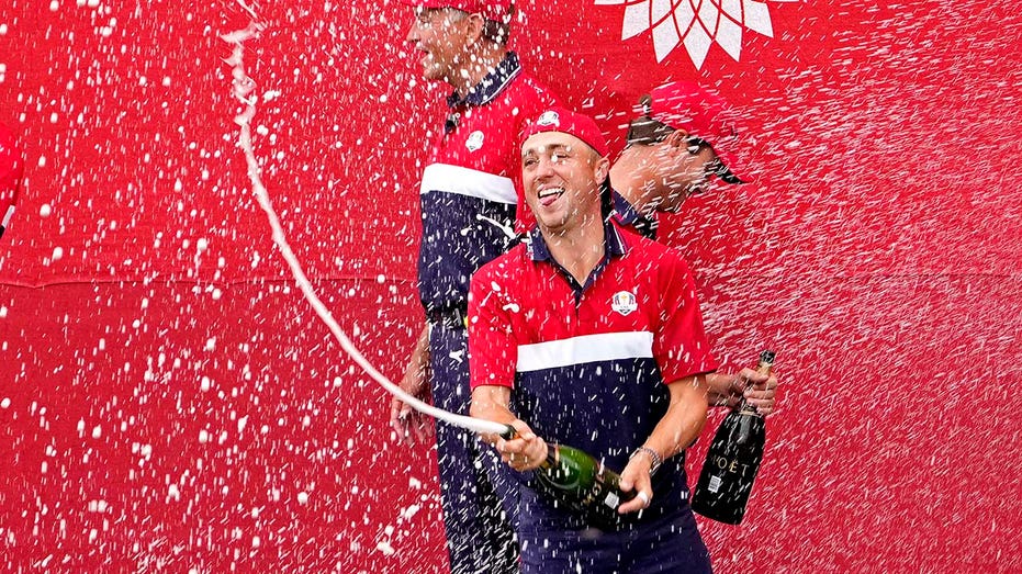 Justin Thomas champagne