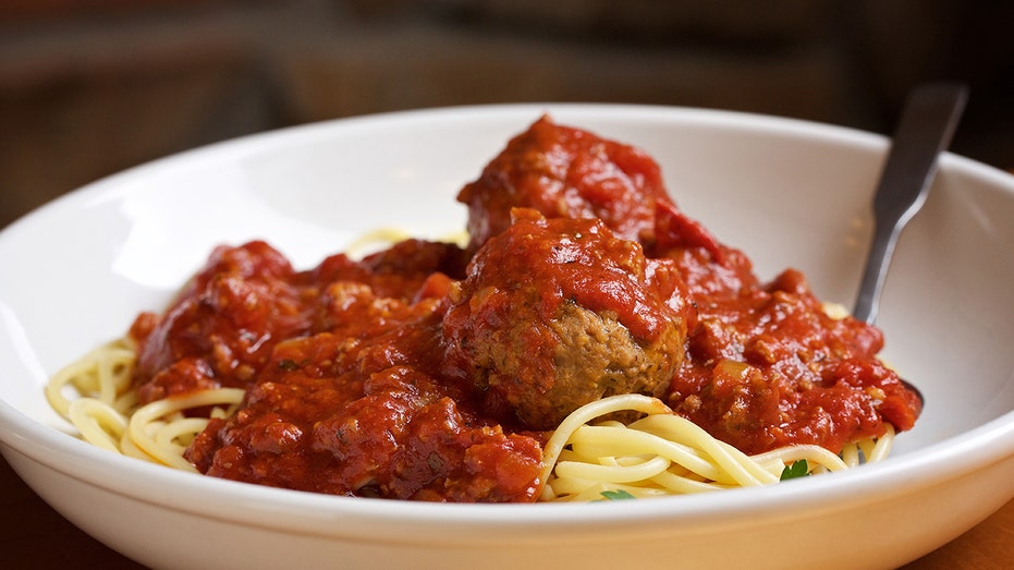 Create your pasta - Spaghetti, meat flesh and meatballs in Olive Garden pictures in Hyattsville, MD.