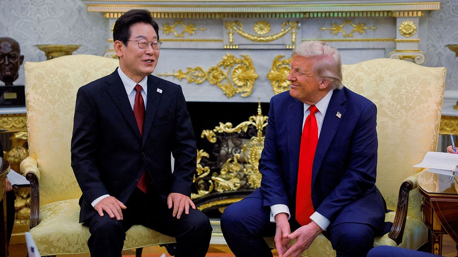 Trump sits with South Korean President Lee Jae Myung