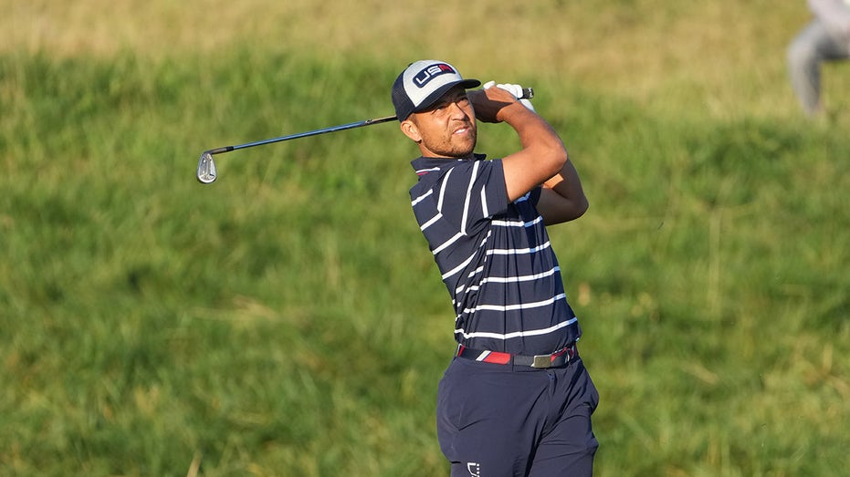 Xander Schauffele swinging