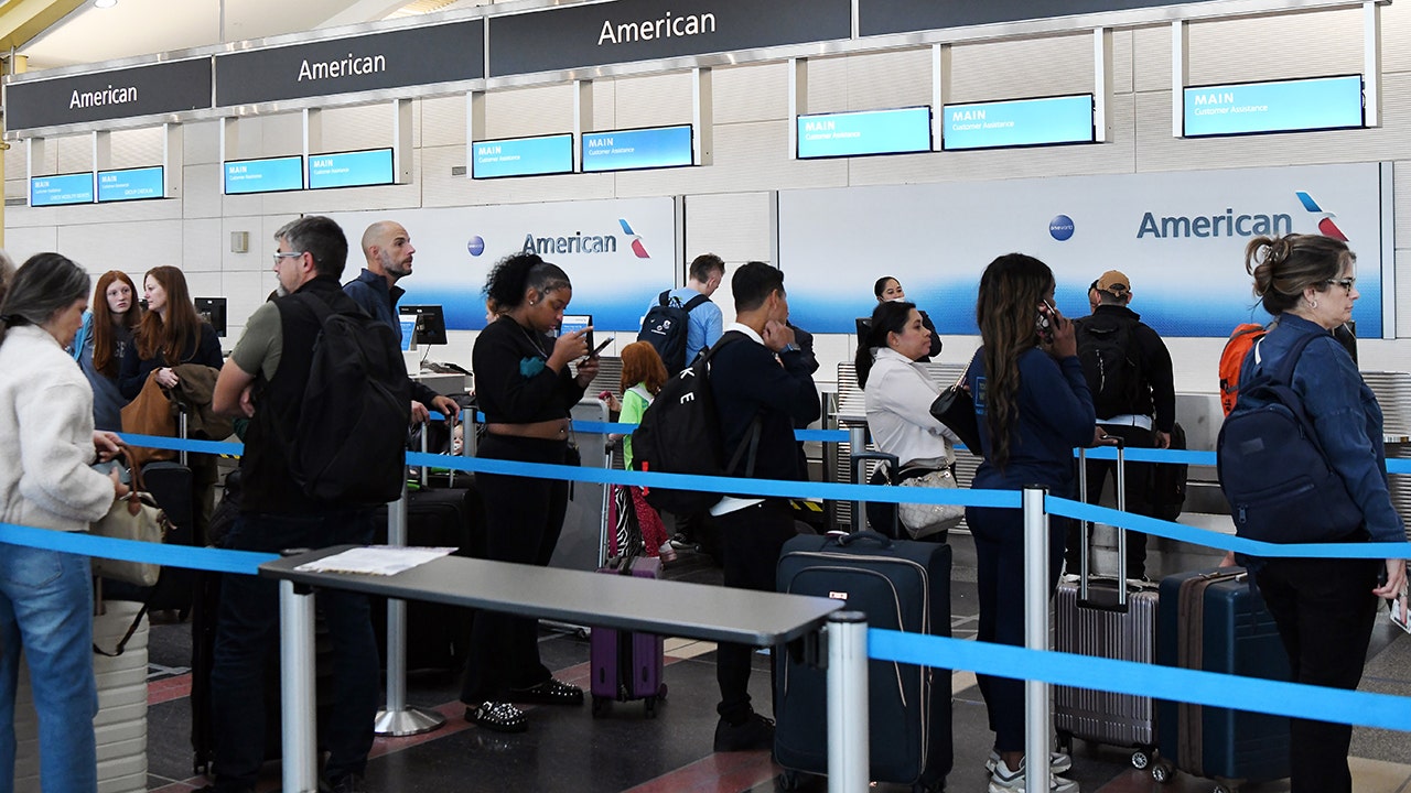 https://a57.foxnews.com/static.foxbusiness.com/foxbusiness.com/content/uploads/2025/10/0/0/american-passengers-shutdown.jpg?ve=1&tl=1