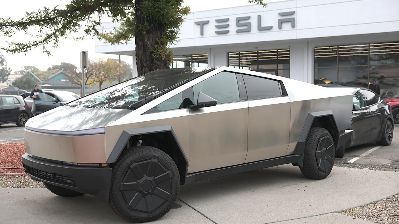 The woman’s parents were killed in Cyberruck Crash Sue Tesla