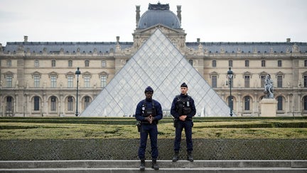 PARIS, FRANCE - OCTOBER 19: Police stand guard outside the Louvre museum at Louvre on October 19, 2025 in Paris, France. France's Culture Minister, Rachida Dati, announced the closure of the world-famous art museum on X due to the robbery taking place just after the Louvre opened to the public. It is being reported that millions of pound with of historic jewellery belonging to Napoleon and Empress Josephine has been stolen (Photo by Remon Haazen/Getty Images) - Fox Business News