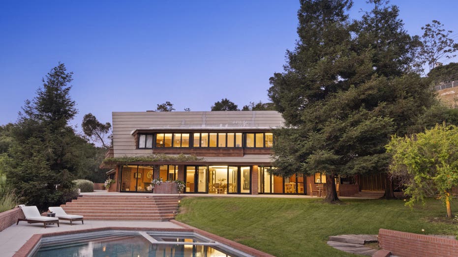 Photo of 14148 Rustic Ln Pacific Pacific Palisades Outdoor Home with Pool