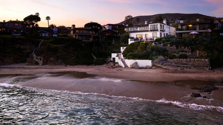 Photos of 989 Cliff Drive, Laguna Beach, CE from beach by beach.
