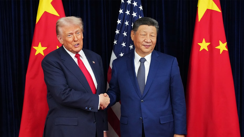 President Donald Trump and Xi Jinping meeting in South Korea