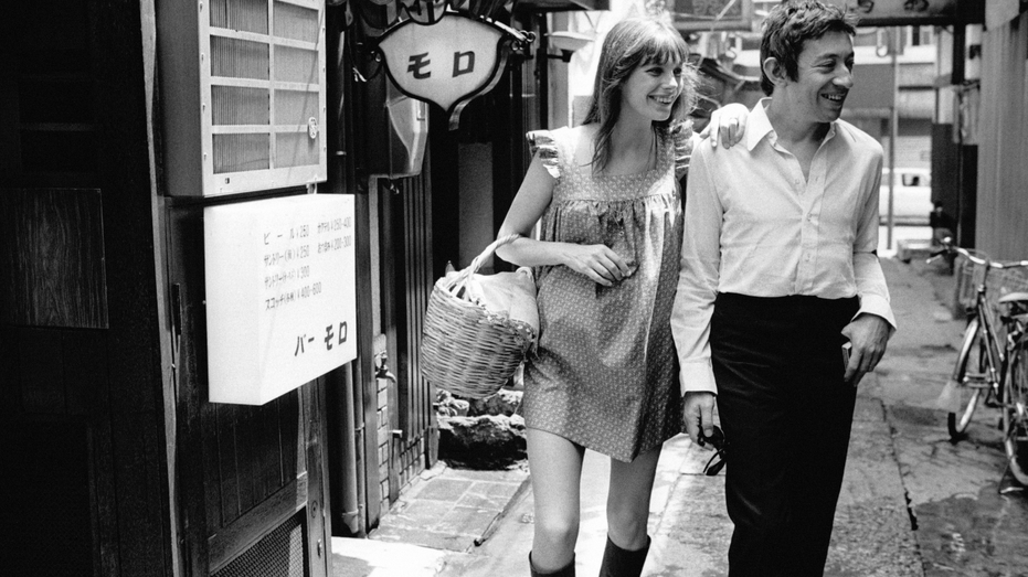 Jane Birkin with a basket in Japan