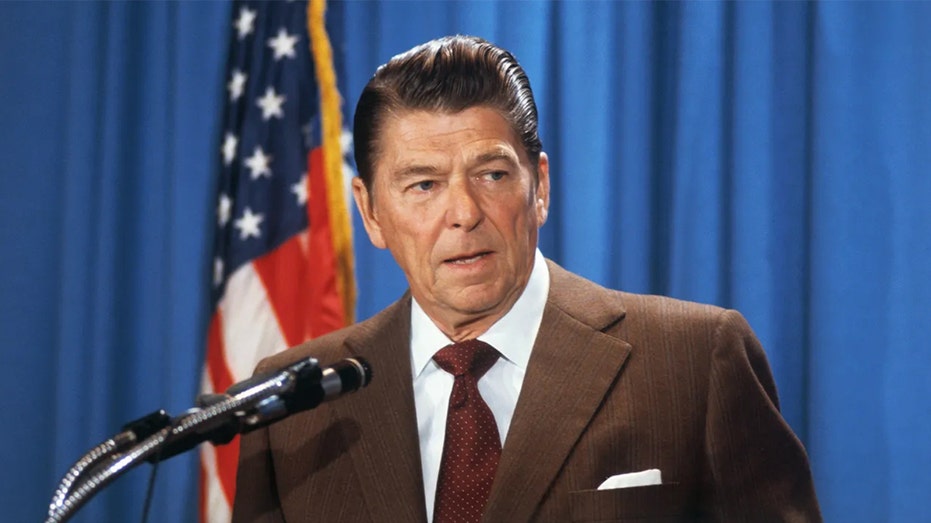ronald-reagan-speaking