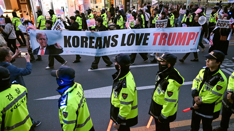 Koreans expressing love for President Trump