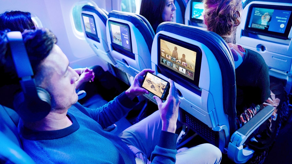United Airlines Starlink mainline launch