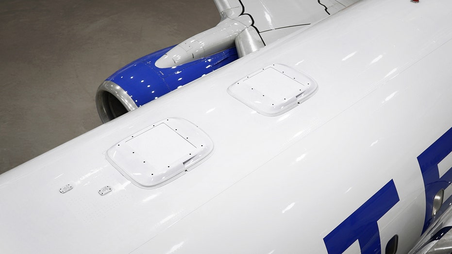 United Airlines Starlink antennas atop plane