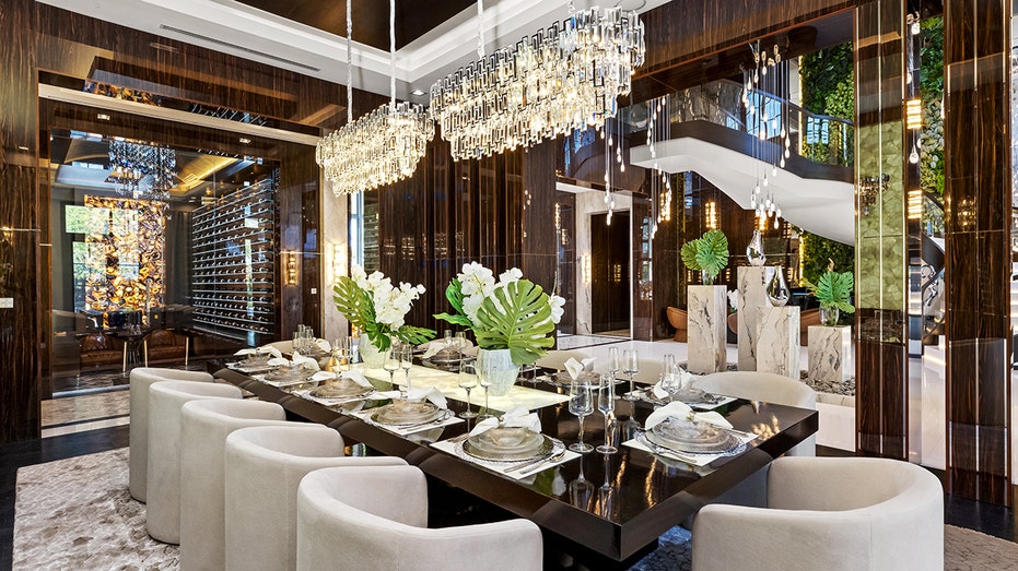 Mark Wahlberg's Florida home dining room