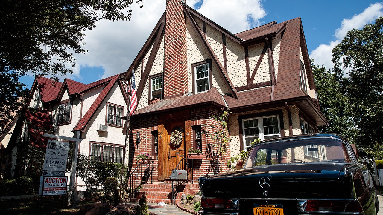 Trump’s childhood home hits the market for .3M after major makeover in Queens neighborhood