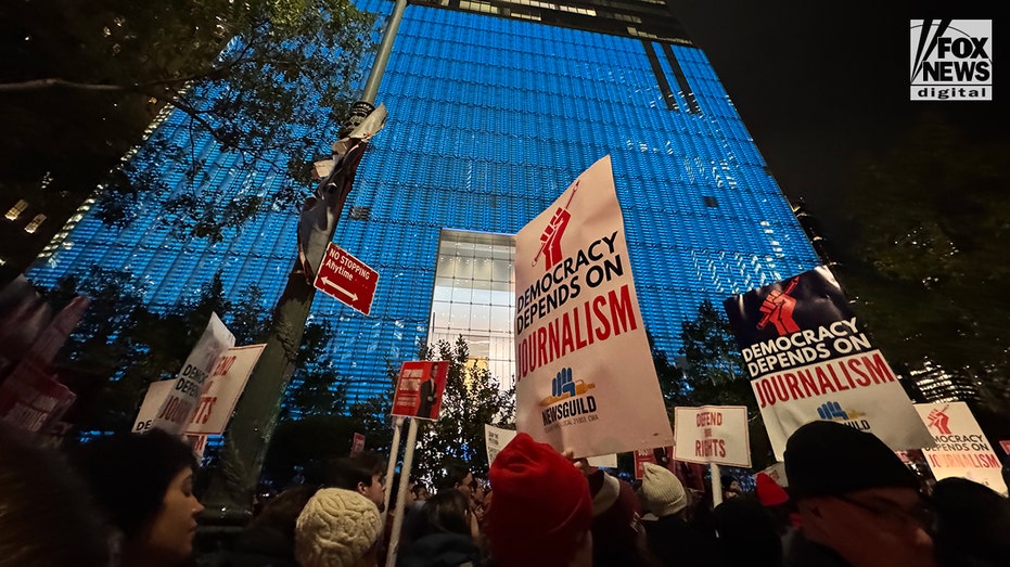 NewsGuild protest over firings at Conde Nast