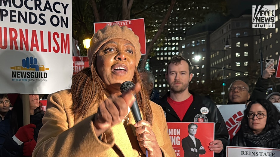 NewsGuild protest over firings at Conde Nast