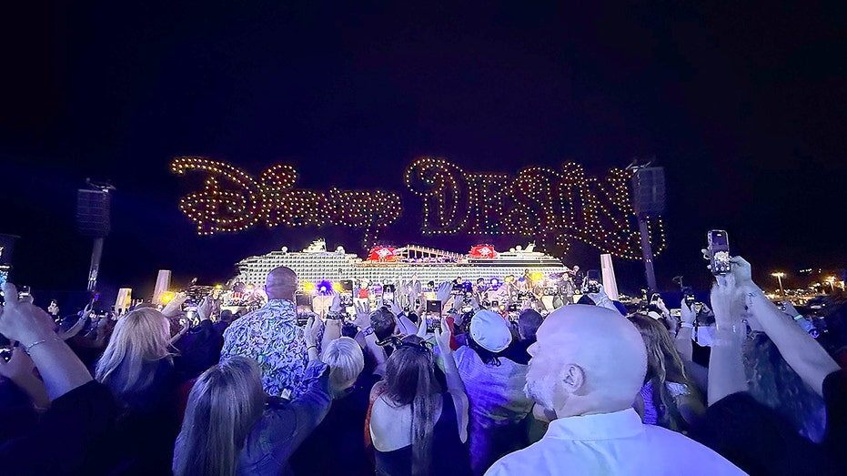 disney-destiny-christening-2 Disney Cruise Line's Disney Destiny prepares for maiden voyage Thursday