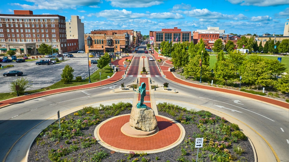 "Passing of the Buffalo" statue in Muncie, Indiana.