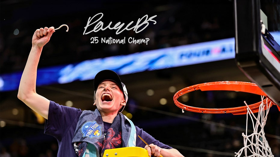 Paige Bueckers autographed photo