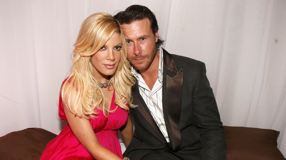 Tori Spelling and Dean McDermott in 2006