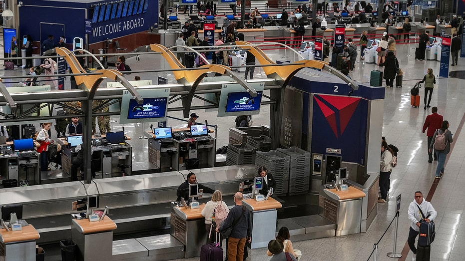 Air travellers face the morning commute at Hartsfield-Jackson Atlanta International Airport